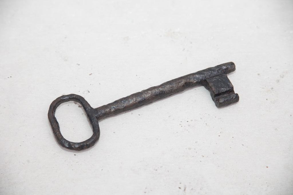 Metal key