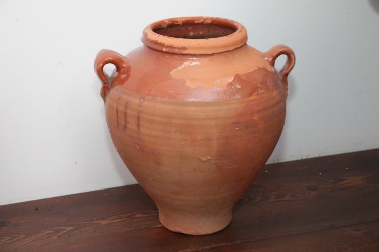 Ceramic pot